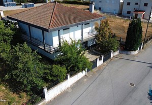 Casa / Villa T3 em Vila Real de 269,00 m