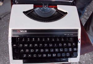 Máquina de escrever antiga marca Welco.