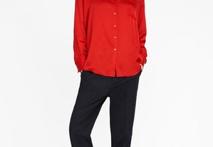 Blusa cetim vermelha da Zara
