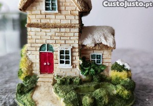 Casinha decorativa em resina