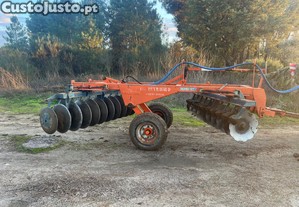 Grade de discos reboc�vel Galucho 20-24