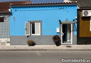 Moradia Trrea T2 com Terreno em Muge - Oportunidade nica!