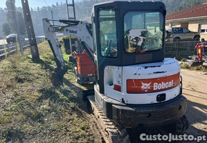 Mini girat�ria Bobcat � 32 ano 2012