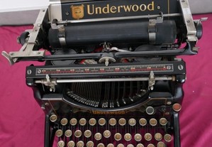Máquina de escrever Underwood nº 5 de 1907.