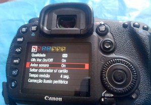 Canon 7D ( 18 MP ) Só Corpo com Poucos Disparos