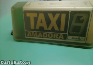 Firma com 3 táxis