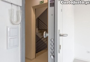 T3 Em Santa Marta De Corroios - Qualidade,...