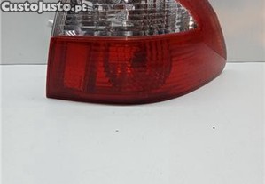 FAROLIM TRASEIRO DIREITO Mazda 626 berlina gf 1997 22061919