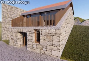 Moradia Em Pitões Das Junias Com Projecto E...