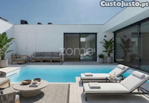 Moradia Luxo T4 Com Piscina Aquecida Na Praia...