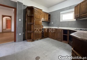 Casa Raiz - Andar Moradia Em Frechas, Junto Ao...