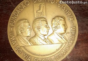 Medalha Hoje somos muitos Amanhã seremos milhões