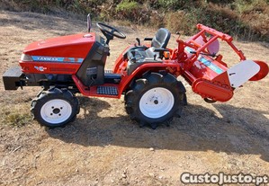 Mini trator yanmar