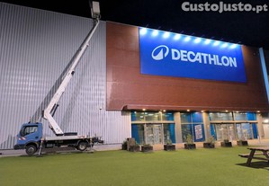 Nissan Cabstar plataforma elevat�ria