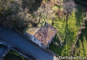 Terreno Urbano De 3053M² Com Ruína