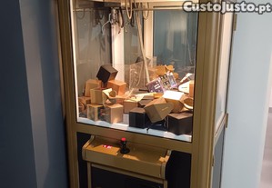 Maquina agarra peluches