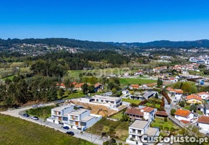 Moradia T3 Em Estrutura, Vila Verde