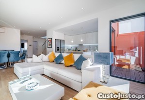 Luxuosa Moradia T3 em Portim�o, Faro com Piscina