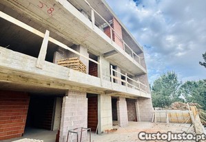 Apartamento em Fernão Ferro de 77,00 m²