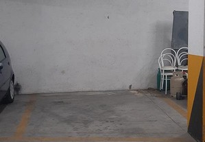Lugar de garagem em Silves para um automóvel
