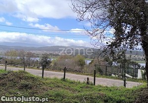 Terreno Com Vistas Deslumbrantes Sobre O Rio...