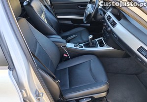 BMW 318 318D LCI - 11