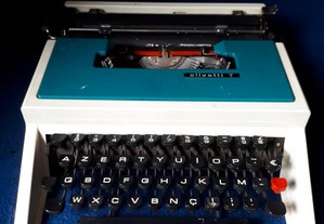 Máquina de Escrever Olivetti T