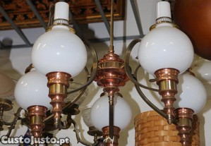 Lustre de Teto Antigo com 5 Abajurs em Vidro