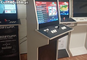 Arcade Black & White