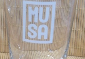 Copo em vidro com publicidade da cerveja artesanal MUSA, aferido 25 cl