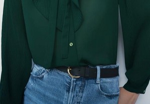 Blusa verde com folhos da Zara nova