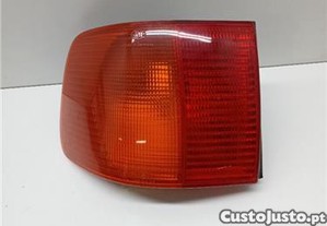 FAROLIM TRASEIRO ESQUERDO Audi 100 berlina c4 1990 138007