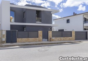 Moradia T4 Em Mexilhoeira Grande,Portimão