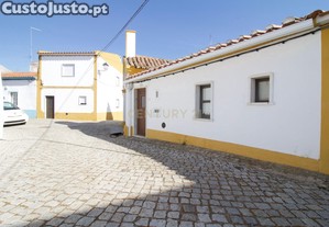 ******reservado*****casa Alentejana T3 Com Garagem E Terreno, Monforte