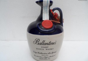 Whisky Ballantine's Finest Scotch Whisky (Decanter Cerâmico) Bilha Anos 70