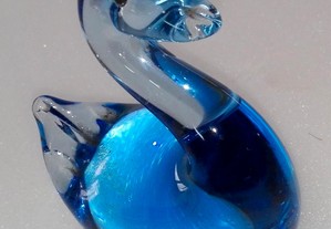 Cisne em vidro azulado