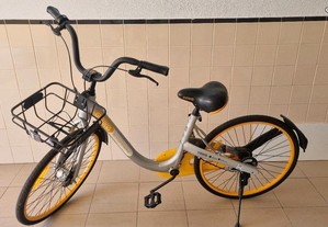 Bicicleta de cidade muito robusta