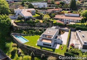 Moradia T4 De Luxo Em Condomínio Fechado,...