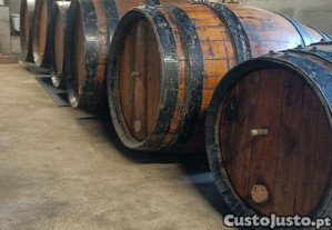 Pipas de castanho envernizadas