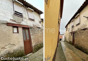 Moradia Com Duas Habitações T1 Para Recuperar...