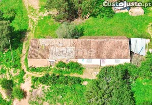 Moradia Térrea Com 180M2 E 4 Hectares Em Monchique