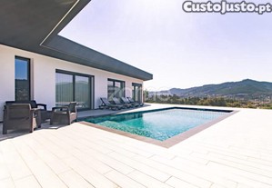 Moradia T3 De Luxo Com Piscina Aquecida Entre...