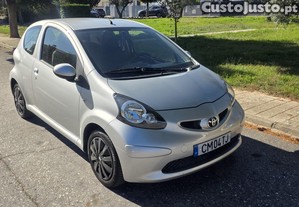 Toyota Aygo 1.0 MUITO ESTIMADO - 09
