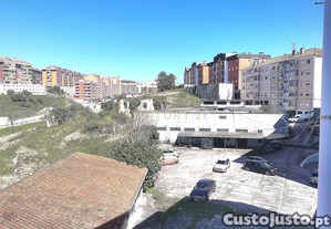 Garagem - Bairro de Celas, Coimbra