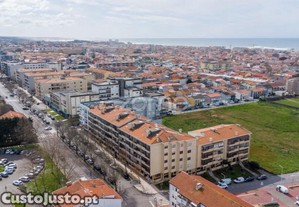 Loja Com 2 Frentes Em Plena Rua 5 De Outubro -...