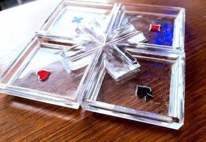 Conjunto de 4 cinzeiros de vidro temáticos a jogo de cartas