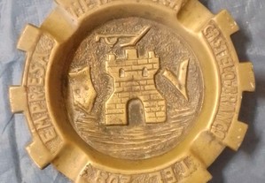 Cinzeiro de bronze da antiga Empresa Metalúrgica de Castelo Branco