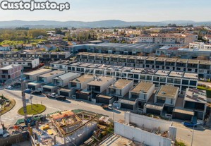 Moradia T3+1 Em Estrutura, Em Frossos - Braga