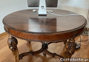 Mesa de Jantar nogueira trabalhada - extensível