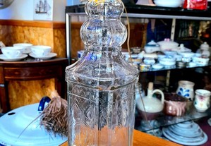 Garrafa de vidro com torneira para licor